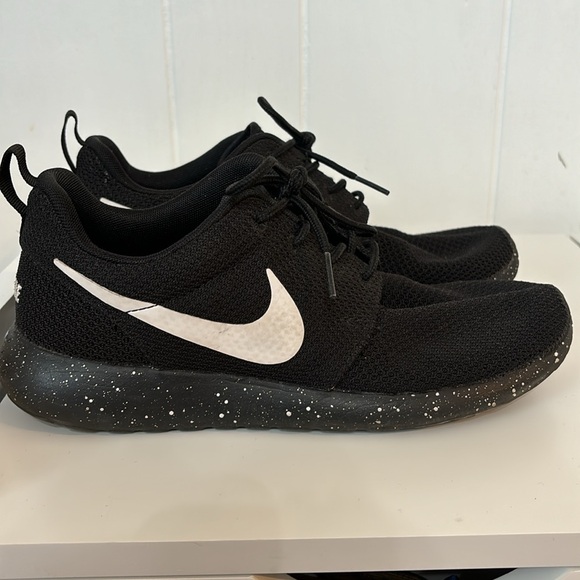 Nike custom Roshe - Picture 2 of 5